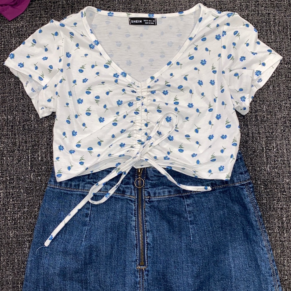 Flower top outfit